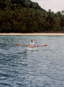 Tonga M rowing ashoreSP_T2_21 Crop